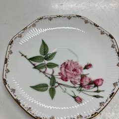 2507-603 BONE CHINA MARUI JAPAN  カップ&ソーサー バラ売り不可 キズありの画像