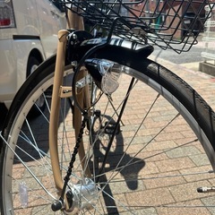 自転車　自転車本体ベージュ シティサイクル 前カゴ付きの画像