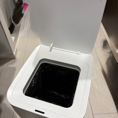 全自動ゴミ箱　Townew
の画像