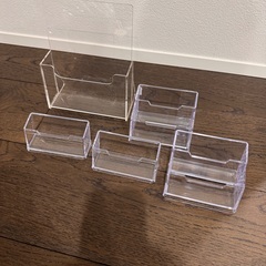 カードスタンド(名刺サイズ) と パンフレットスタンド（A5）の画像