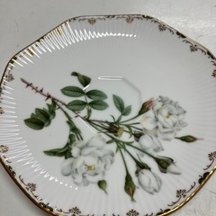 2507-607 BONE CHINA MARUI JAPAN  カップ&ソーサー バラ売り不可 キズありの画像