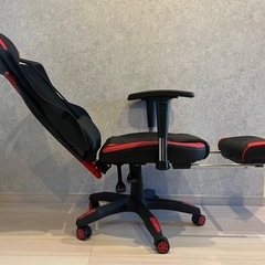フットレスト付き メッシュ　ゲーミングチェアの画像