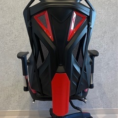 フットレスト付き メッシュ　ゲーミングチェアの画像