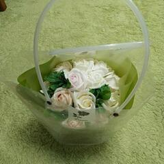 綺麗な造花の薔薇🌹の💐花束の画像