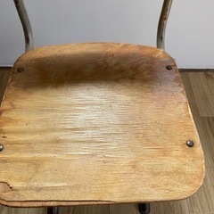【本物】昭和レトロな学校椅子2脚セット 木製スツールの画像