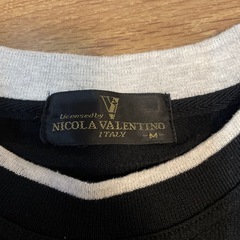 NICOLA VALENTINO 黒 Tシャツ Mの画像