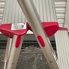 【中古】¥1,500 3段脚立　ハシゴ　折りたたみ式【IG065】の画像