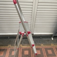【中古】¥1,500 3段脚立　ハシゴ　折りたたみ式【IG065】の画像