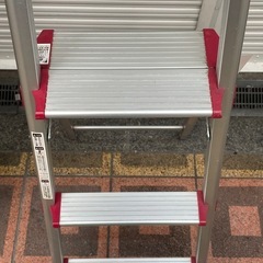 【中古】¥1,500 3段脚立　ハシゴ　折りたたみ式【IG065】の画像