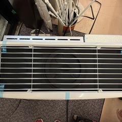 美原店 未使用 コロナ 床暖 FF式石油ストーブ UH-F7024PK ホワイト 木造18畳/コンクリート29畳 床暖3畳～10畳 密閉式 FF式輻射 の画像