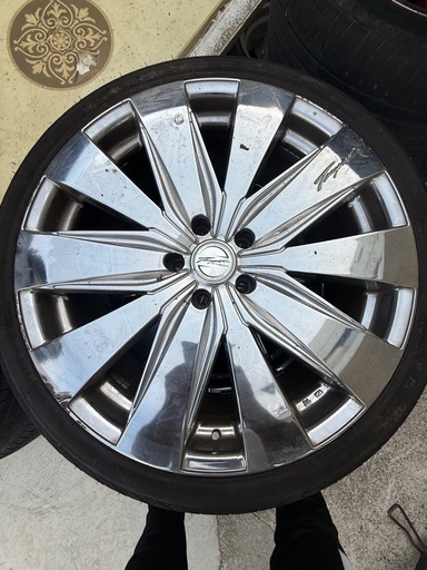 アルミホイール20インチBADX W-VISION