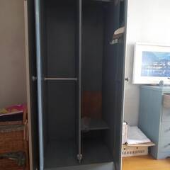 ブルーグレーの家具セットの画像