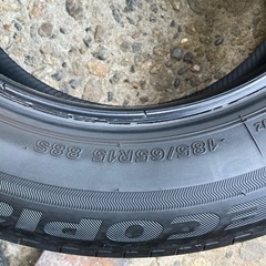 185/65R15 ブリヂストンタイヤ4本の画像