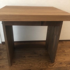 デスク　机(出品中の椅子とセットで2500円)の画像