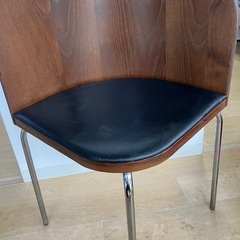 IKEA ダイニングテーブル、イス4脚の画像