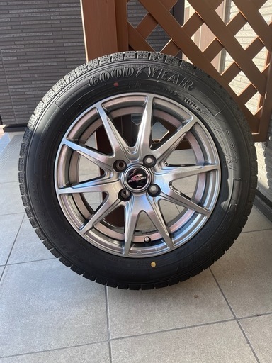 スタッドレスタイヤ、アルミホイール4本