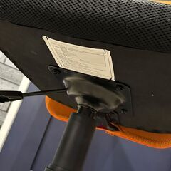 【急募】オフィスチェア　オレンジ4の画像