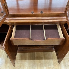 【配送サービスあり】キュリオケース 4枚扉　の画像