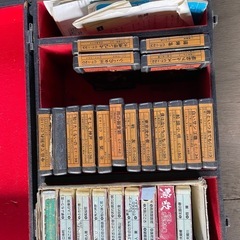 8トラックカセットテープ(トランク入り)の画像