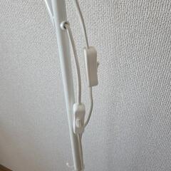 IKEA　ホワイトスタンドライト　の画像