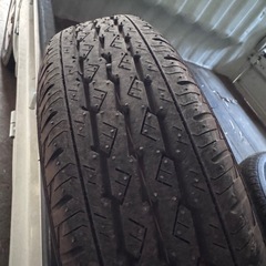商談中145/80r12 LT タイヤほぼ新品の画像