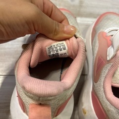 子供スニーカーの画像