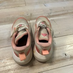 子供スニーカーの画像