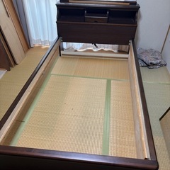 配達可能　セミダブルペット　引出しあり　畳板２枚　敷布団敷きパットつきの画像