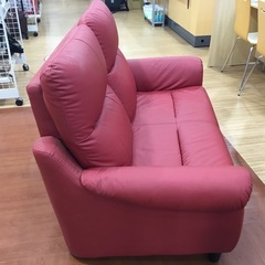 2人掛けソファー 合皮 LUNA レッドをご紹介します‼︎ トレジャーファクトリーつくば店の画像