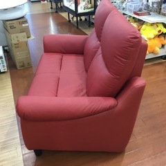 2人掛けソファー 合皮 LUNA レッドをご紹介します‼︎ トレジャーファクトリーつくば店の画像