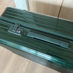 RIMOWA エッセンシャル チェックイン L グリーンの画像