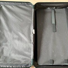 RIMOWA エッセンシャル チェックイン L グリーンの画像