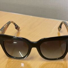 Burberry　バーバリー サングラス　レディース　【BE4364F/39428G】の画像