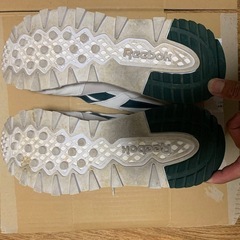 Reebokスニーカー28cmの画像