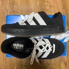 adidasスニーカー28cmの画像