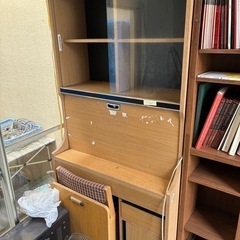 昭和レトロな学習机の画像