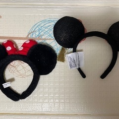 海外と日本のミニーちゃんのカチューシャの画像