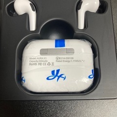 お取引き中　完全ワイヤレスイヤホン　ディスプレイ搭載　Bluetooth5.4の画像
