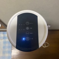 タワー型扇風機♪ 殆ど使用せずに保管してましたので、比較的綺麗だと思います♪😁の画像