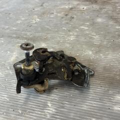 HONDA タクト50 AF51 シートロックステー ホンダ [Y-250723-50]の画像