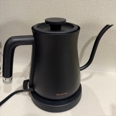【バルミューダ】電気ケトル ブラック K07A-BK Amazon | 【整備済み品】 バルミューダ ザ・ポット｜電気ケトル