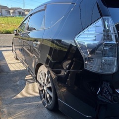 成約いたしました。ありがとうございます。（多数のお問い合わせありがとうございます。順番にご対応させていただきます。）トヨタ　プリウスα　Ｓチューンブラック　5人乗り　ＨＶバッテリー交換要の画像
