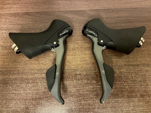 未使用 SHIMANO Claris ST-R2000デュアルコントロールレバー SHIMANO 「シマノ」 CLARIS ST-R2000 デュアルコントロール