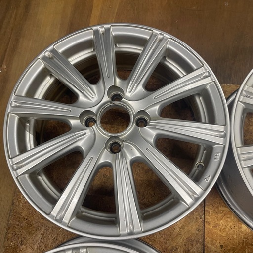 15インチ　5.5J インセット42 4穴　100ピッチ