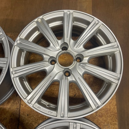 15インチ　5.5J インセット42 4穴　100ピッチ