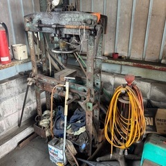 　　本日限定　車整備品　工具　ジャッキの画像