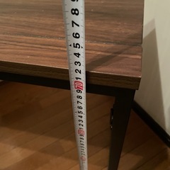 シンプル＆スタイリッシュ　ダークウッドのパソコンデスクの画像