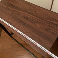 シンプル＆スタイリッシュ　ダークウッドのパソコンデスクの画像