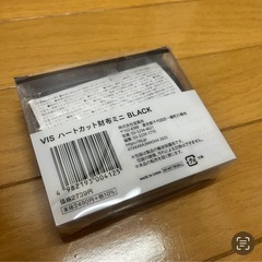 【新品未使用】 VISハート型 ブラック 折り財布の画像