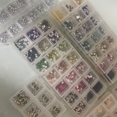 ネイルパーツ ストーンの画像